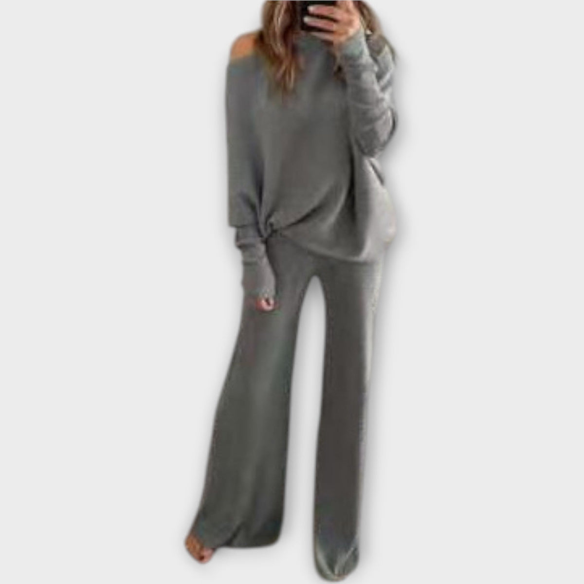 Conjunto de punto con pantalones anchos y suéter holgado