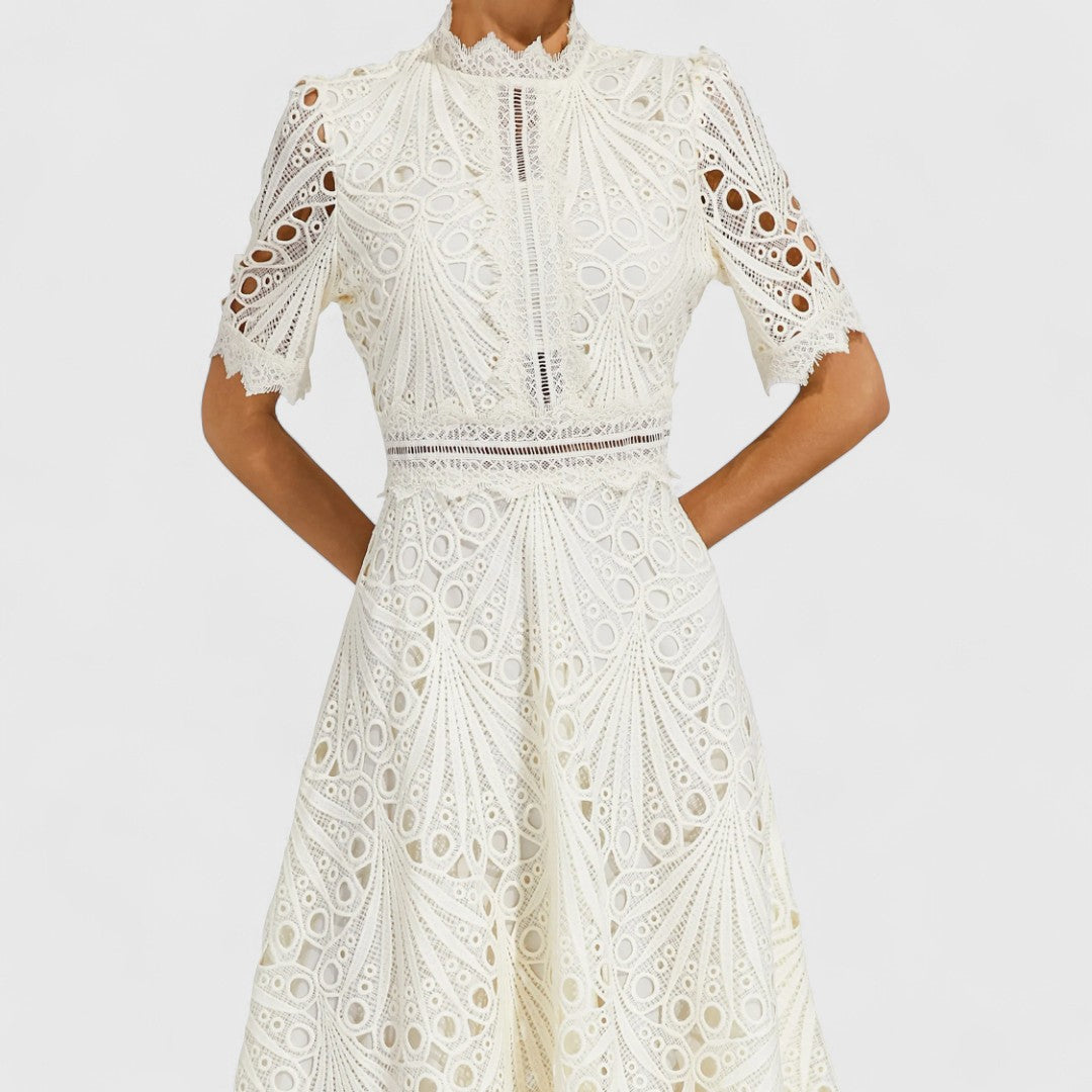 Lydia - elegante camisón de encaje para mujeres