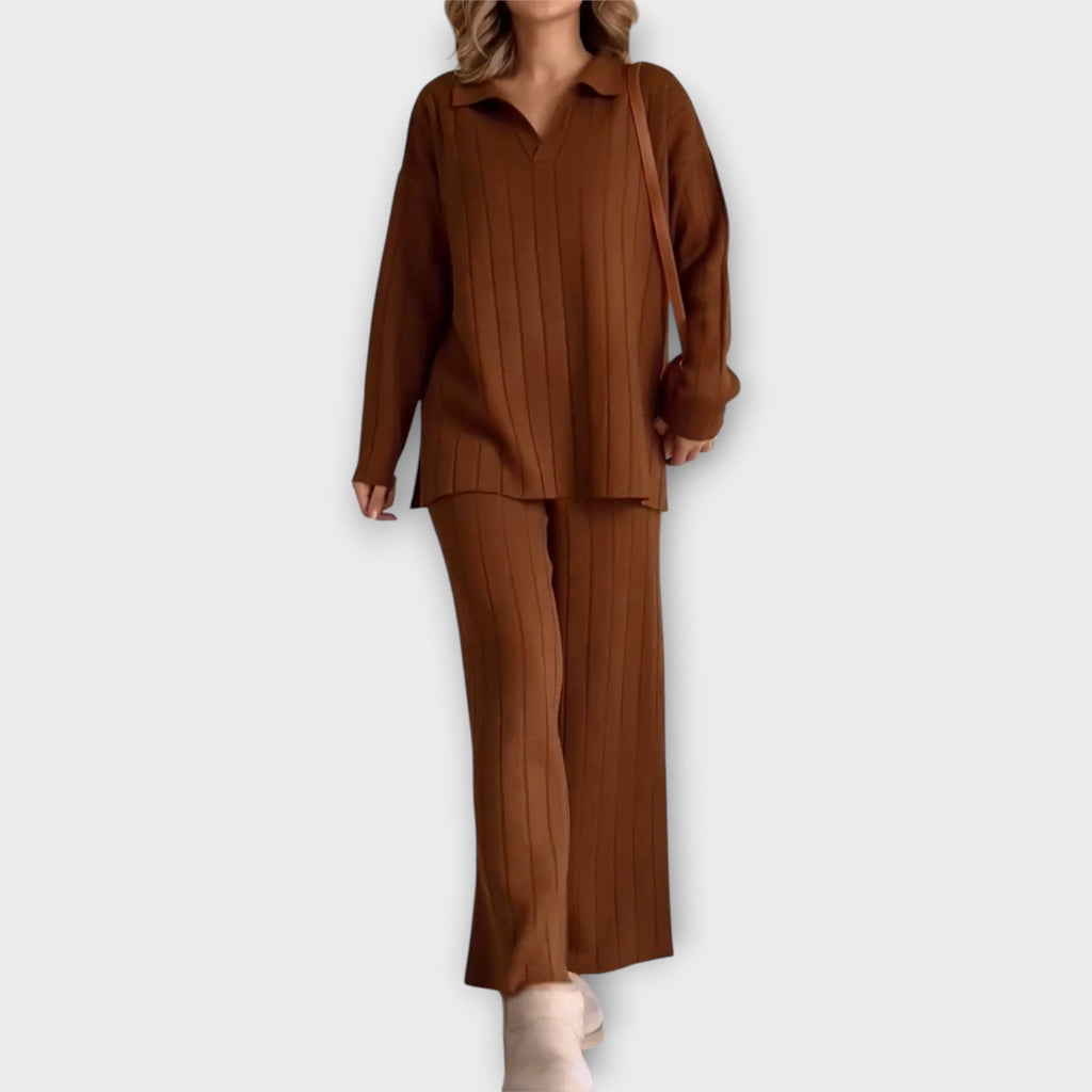 Conjunto con Rayas Sueltas y Estilo Minimalista