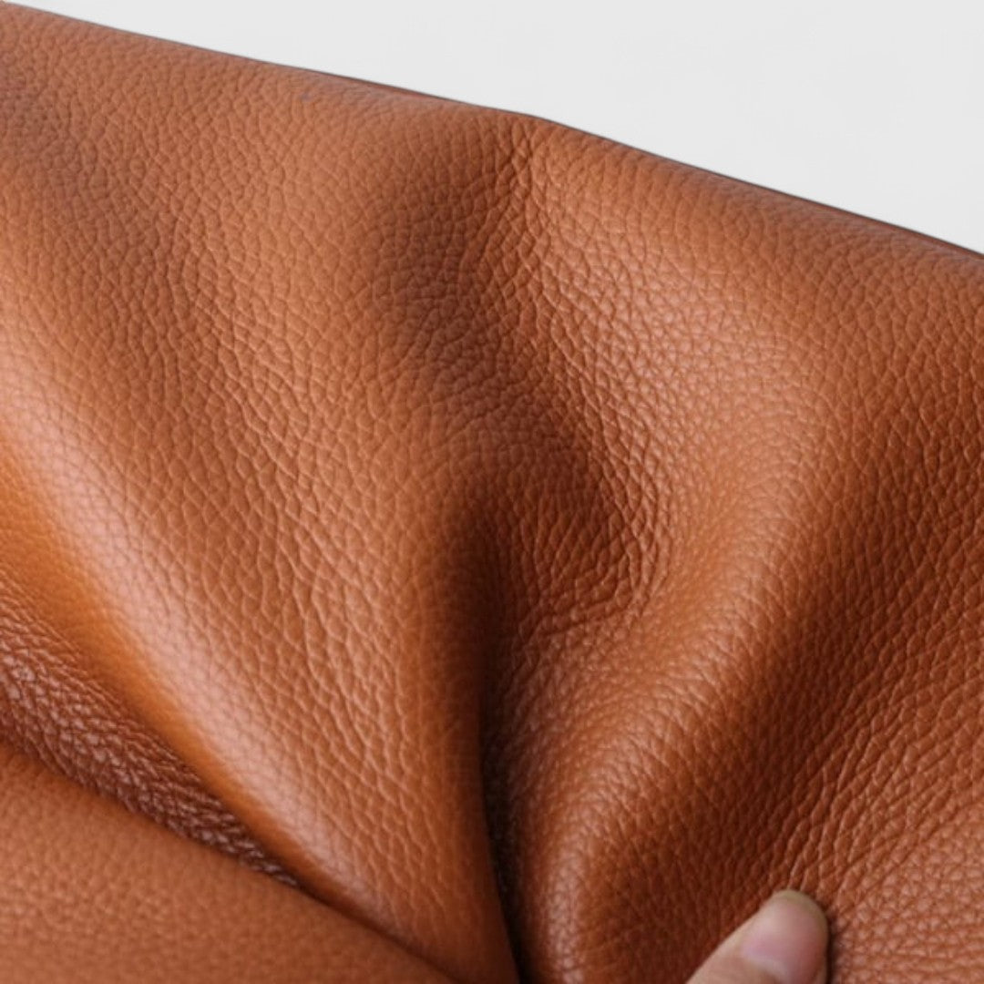 Plousia - Bolso de cuero de hombro en un diseño simple y elegante