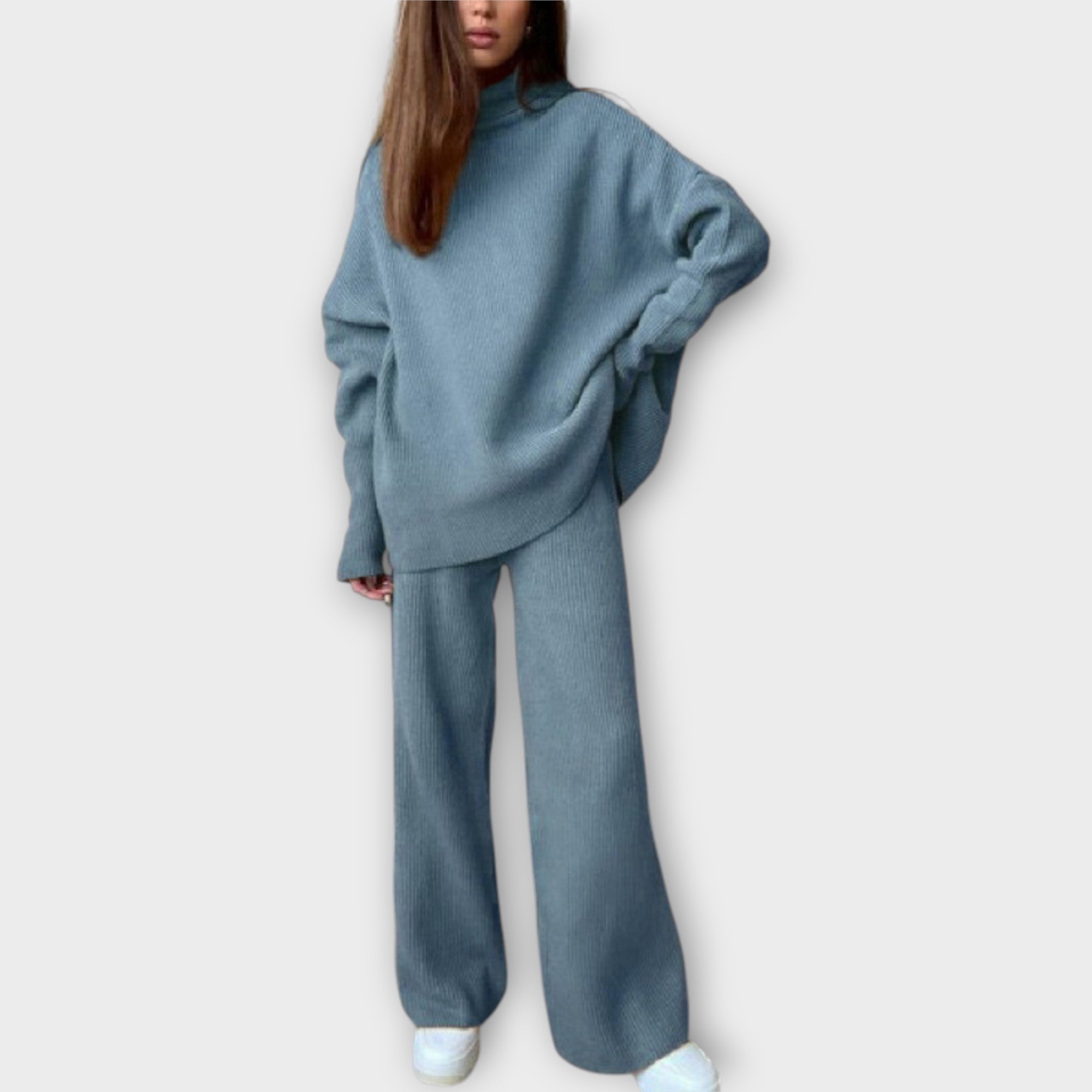 Conjunto de Tejido con Corte Holgado y Diseño Minimalista
