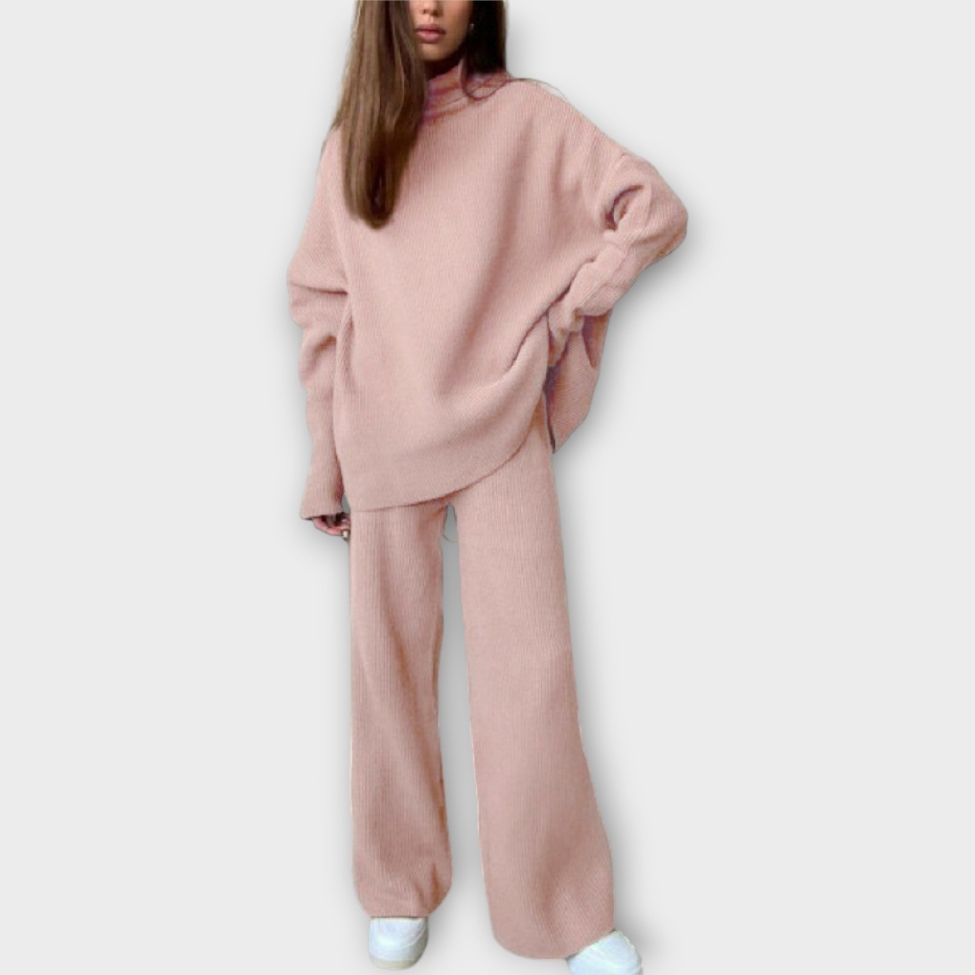 Conjunto de Tejido con Corte Holgado y Diseño Minimalista
