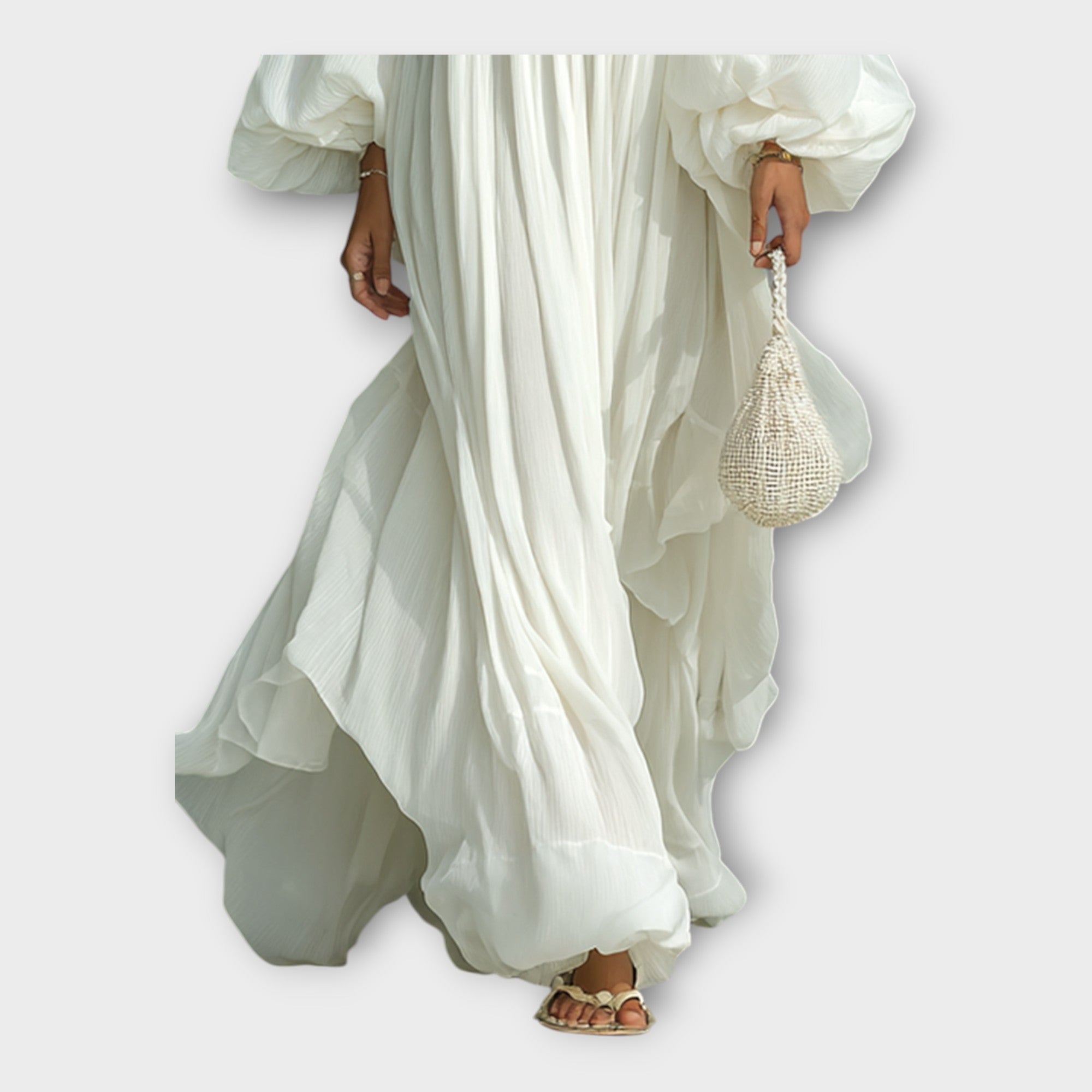 Vestido etéreo con estética minimalista refinada