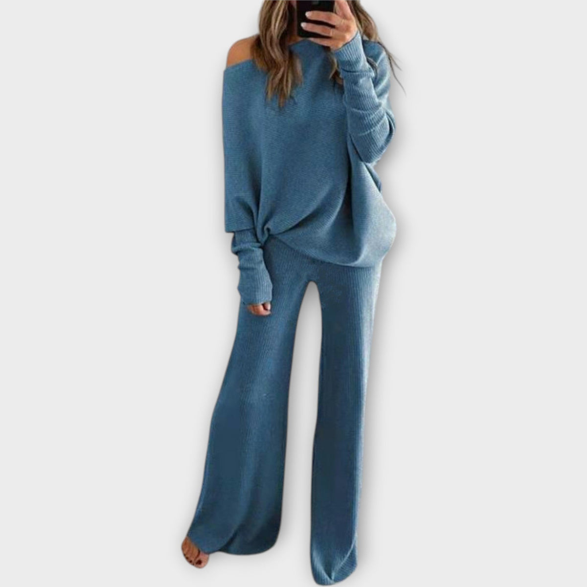 Conjunto de punto con pantalones anchos y suéter holgado